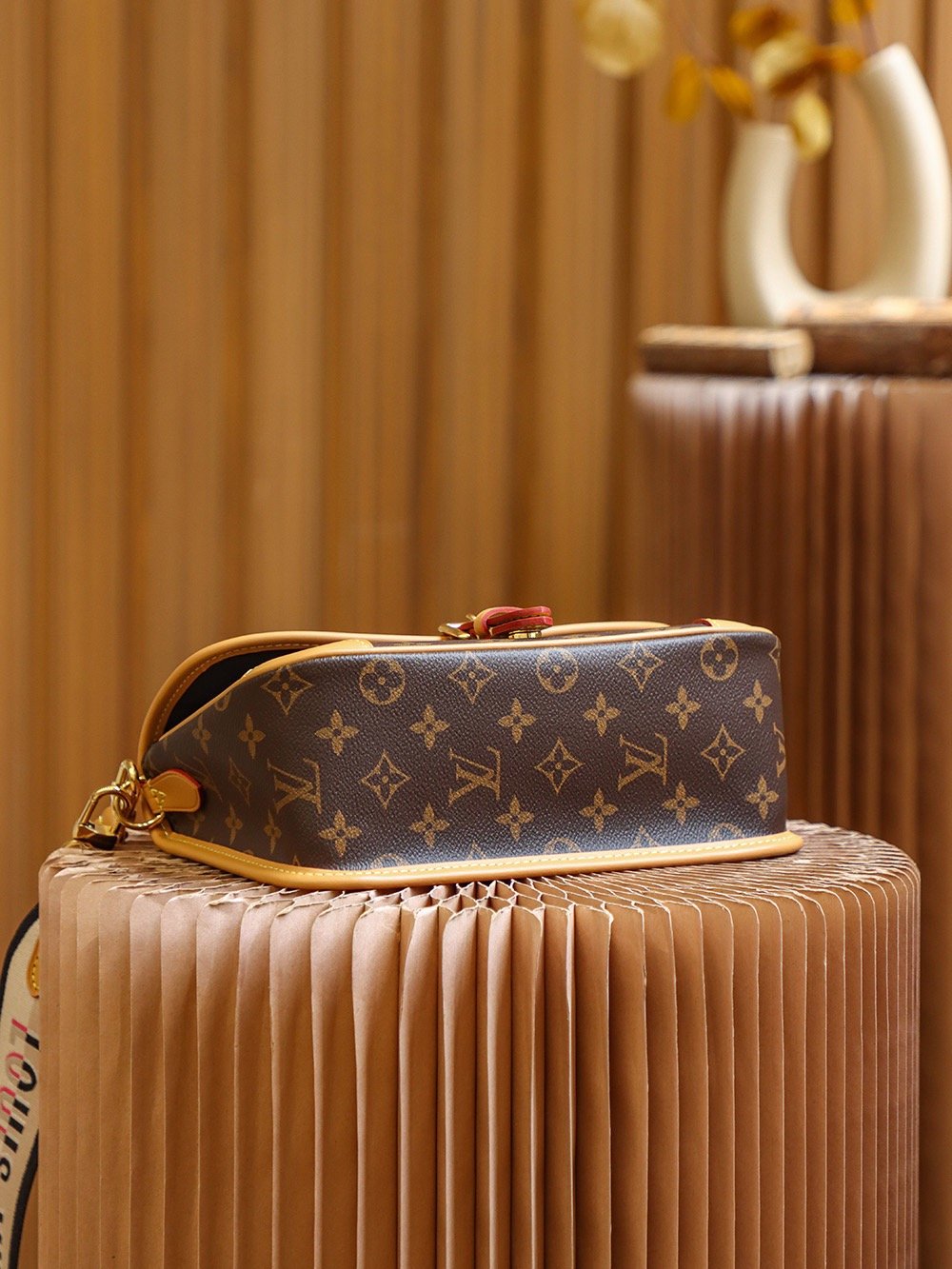 LV  Diane