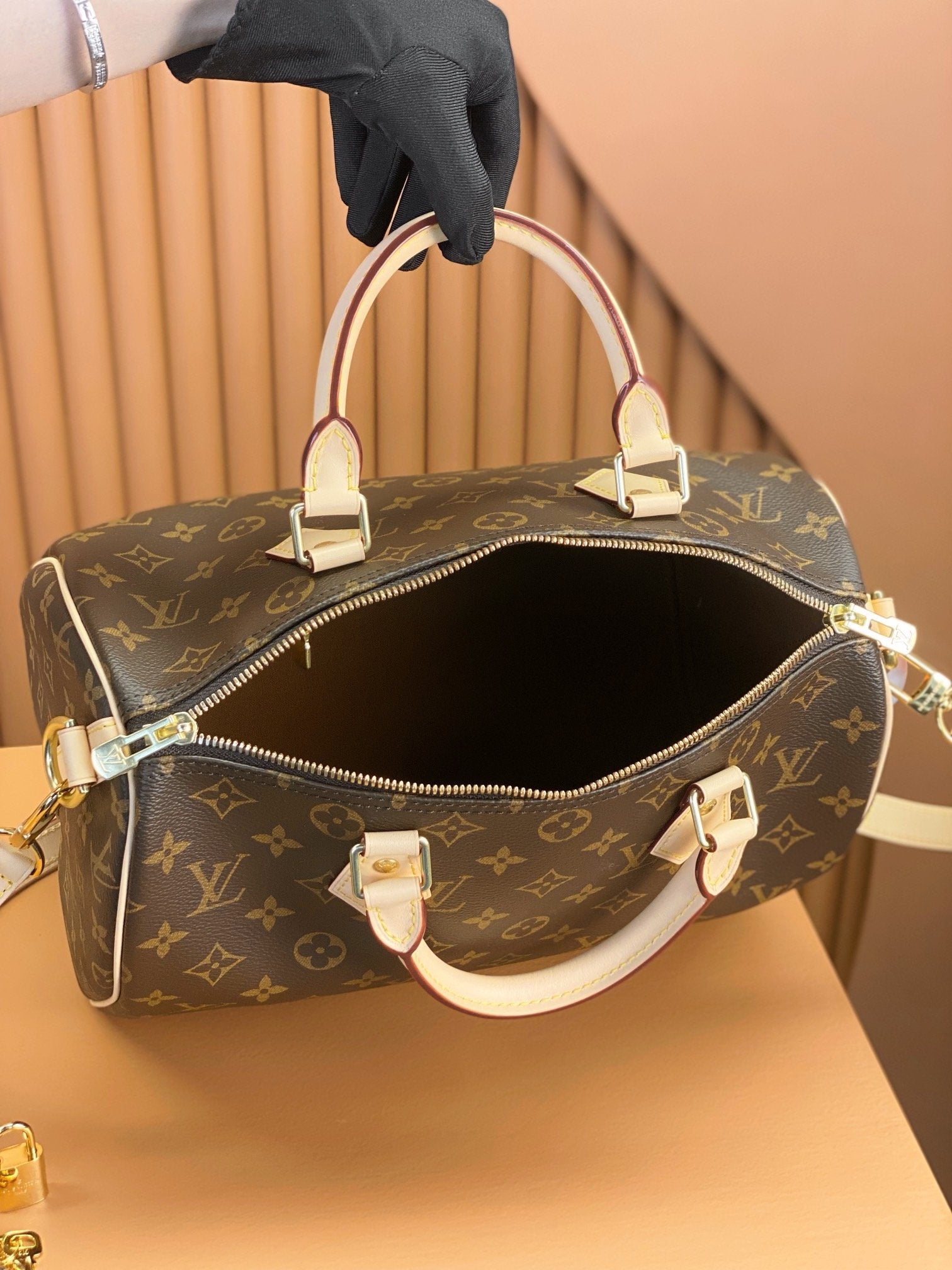 LV  SPEEDY BANDOULIÈRE 30