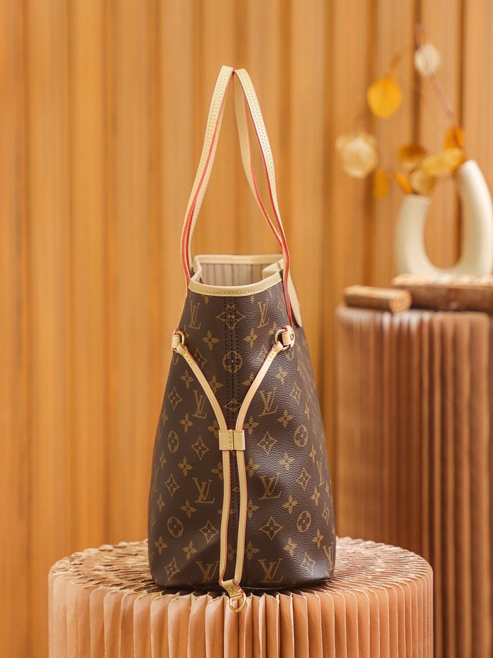LV  Neverfull