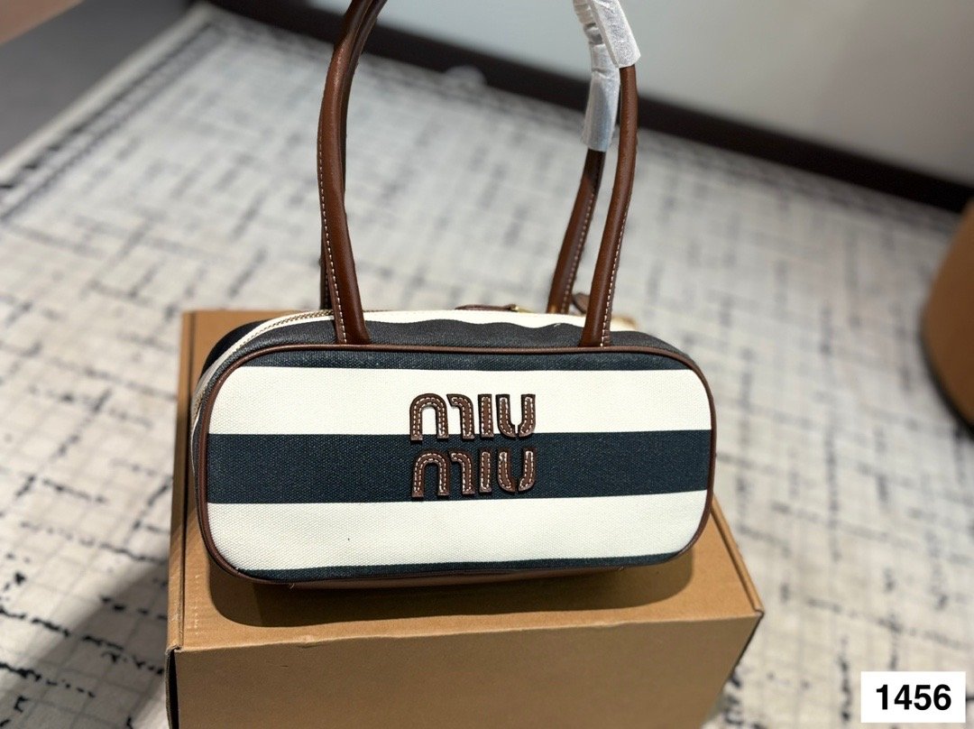 Miu Miu  Beau