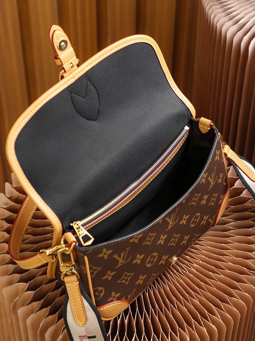 LV  Diane