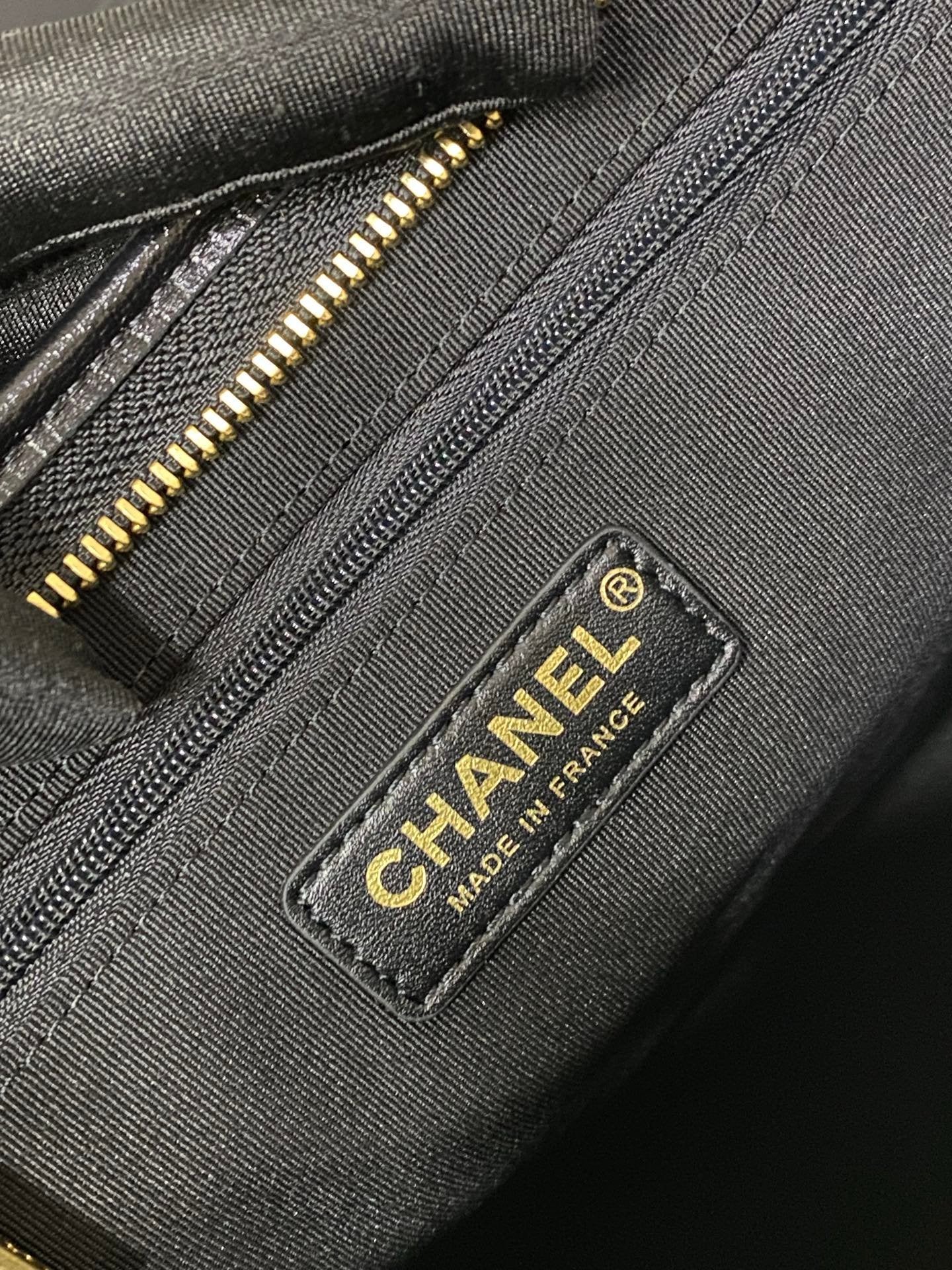 CHANEL 24a HoBo