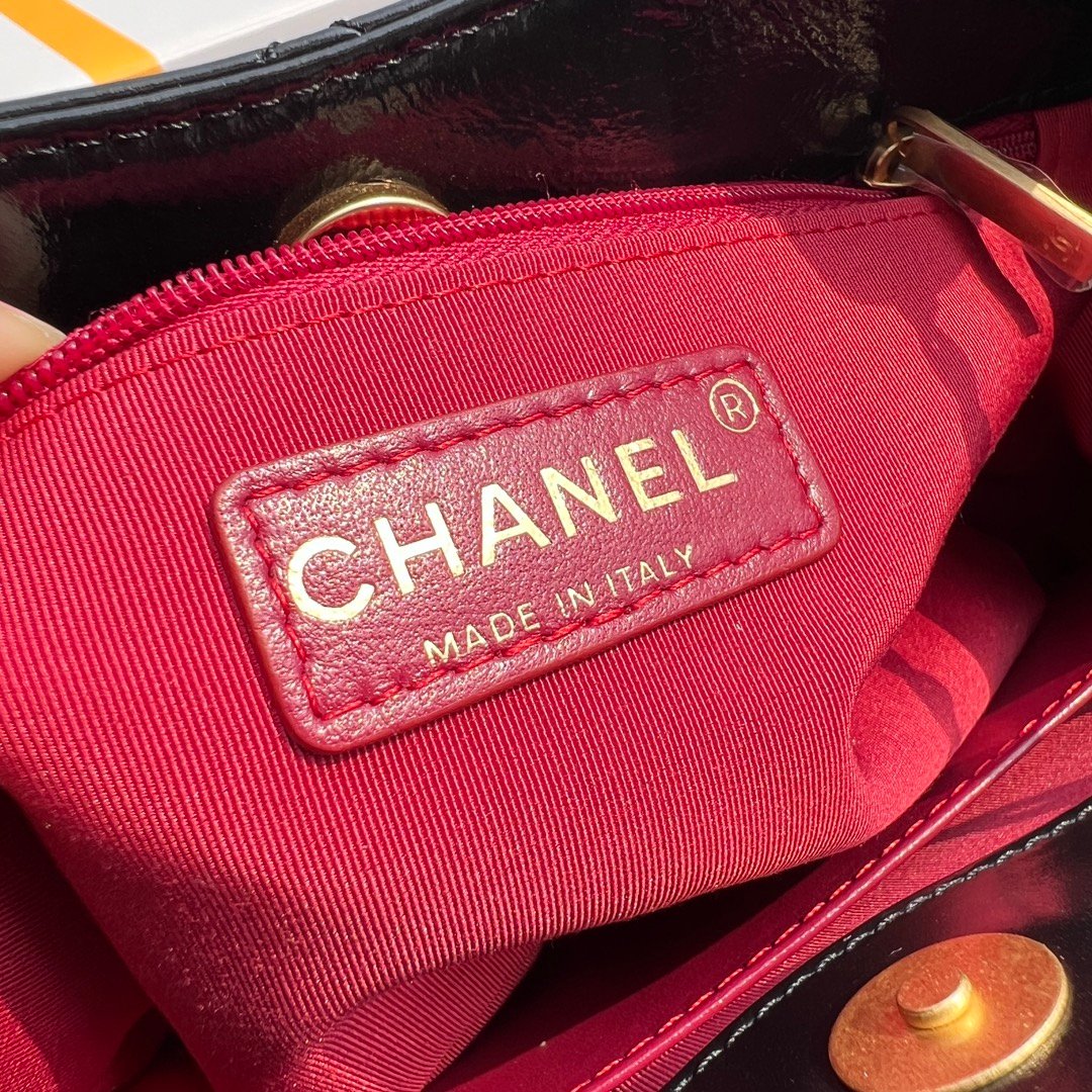 CHANEL 23c HoBo