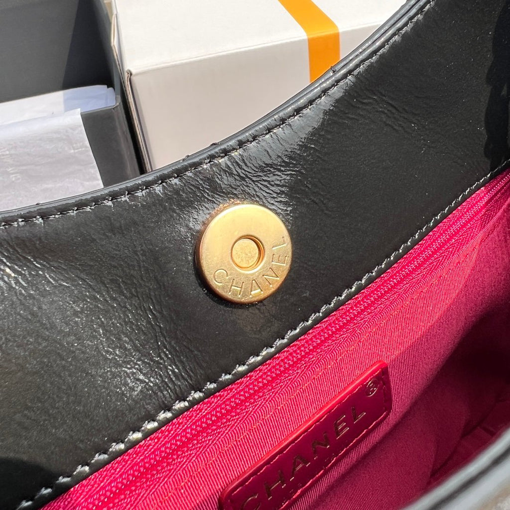 CHANEL 23c HoBo