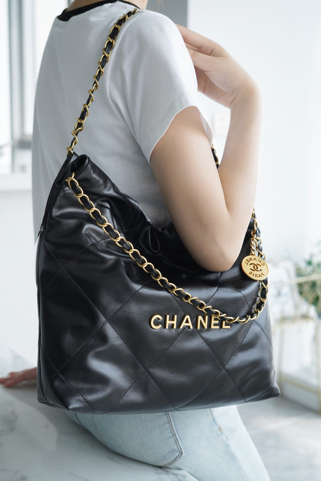 CHANEL 22 bag