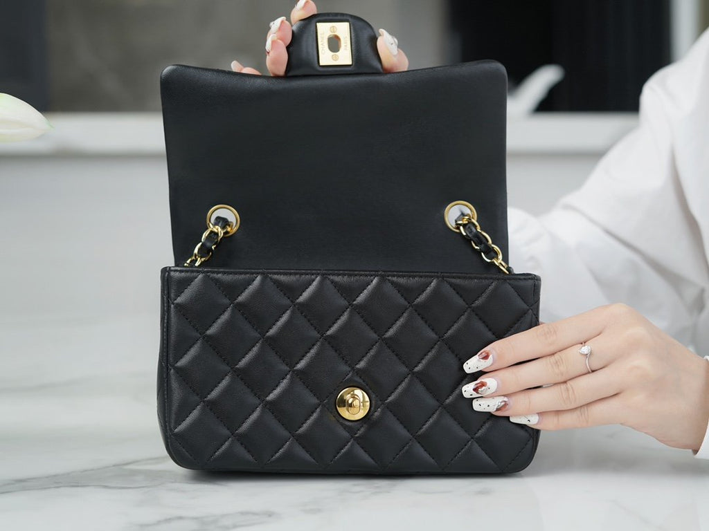 CHANEL Classic Flap