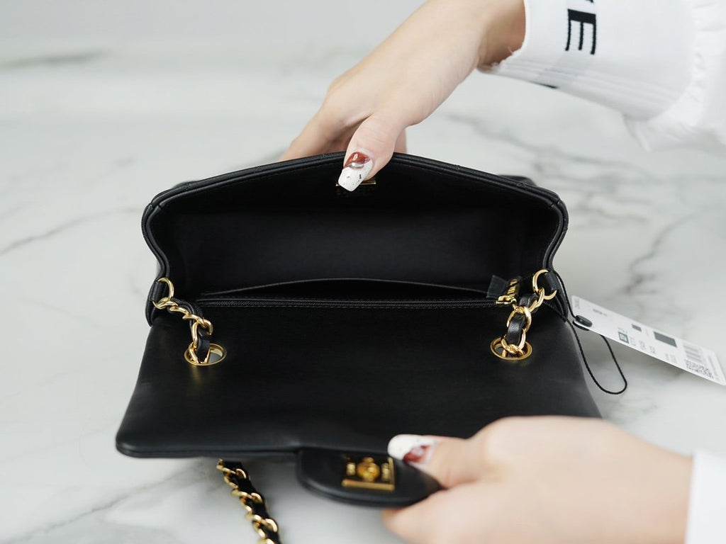 CHANEL Classic Flap