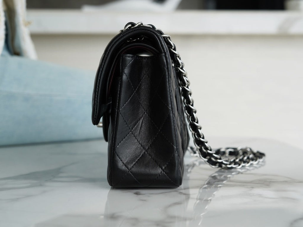 CHANEL Classic Flap