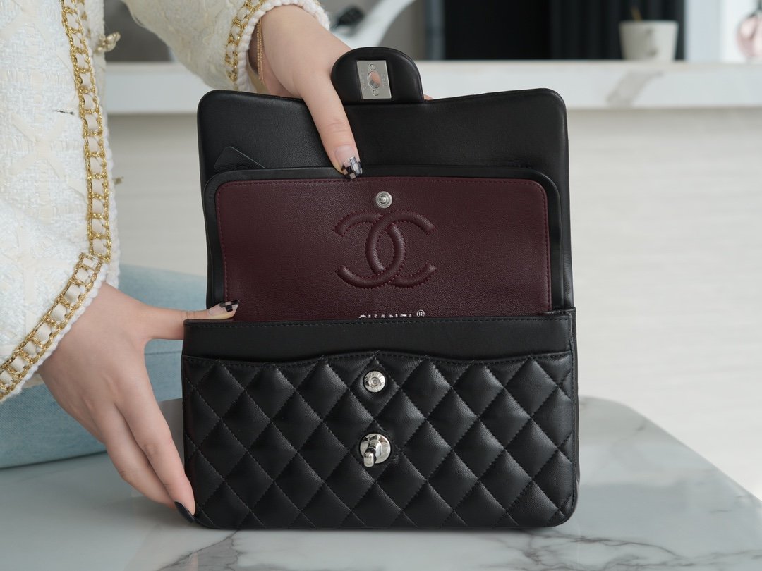 CHANEL Classic Flap