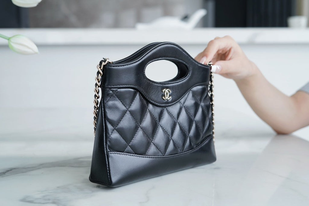 CHANEL 31bag nano