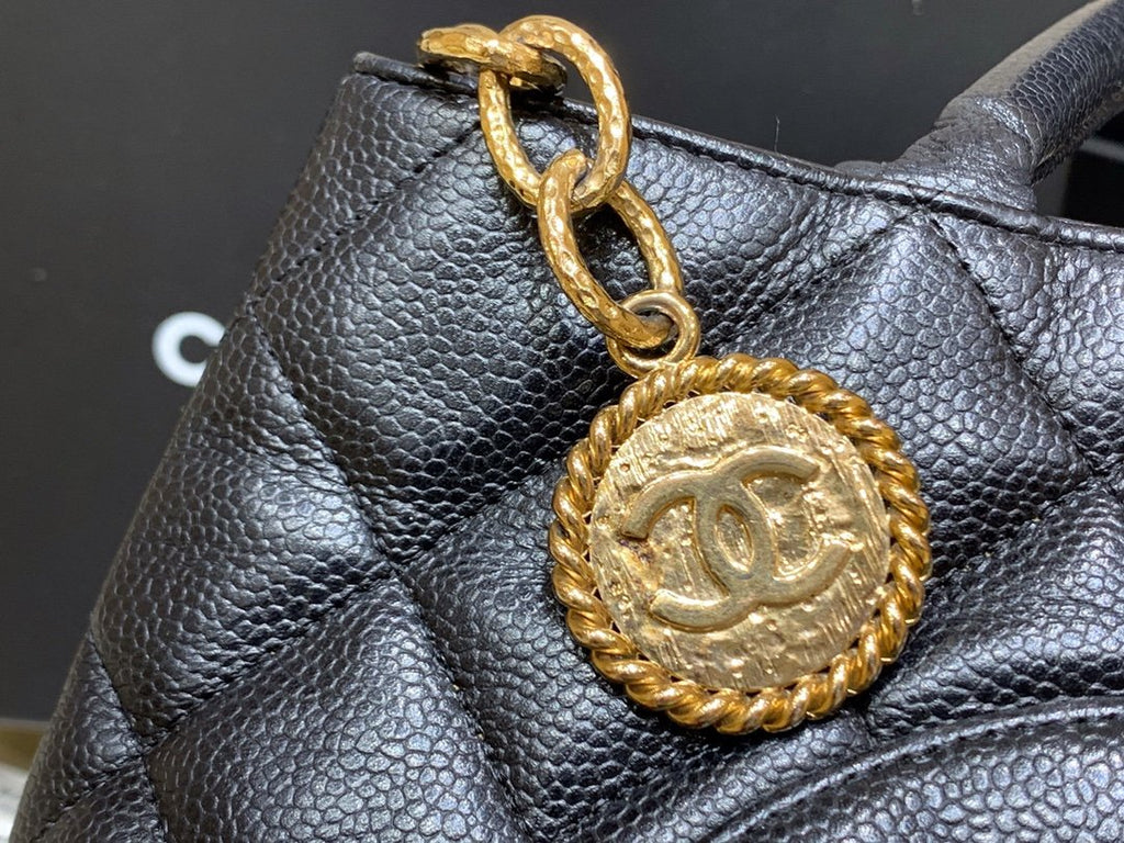 CHANEL Hilton