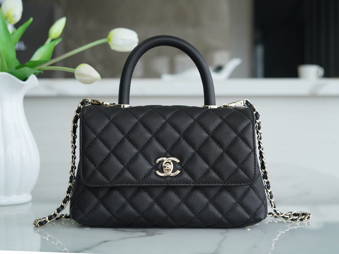 CHANEL CoCo handle
