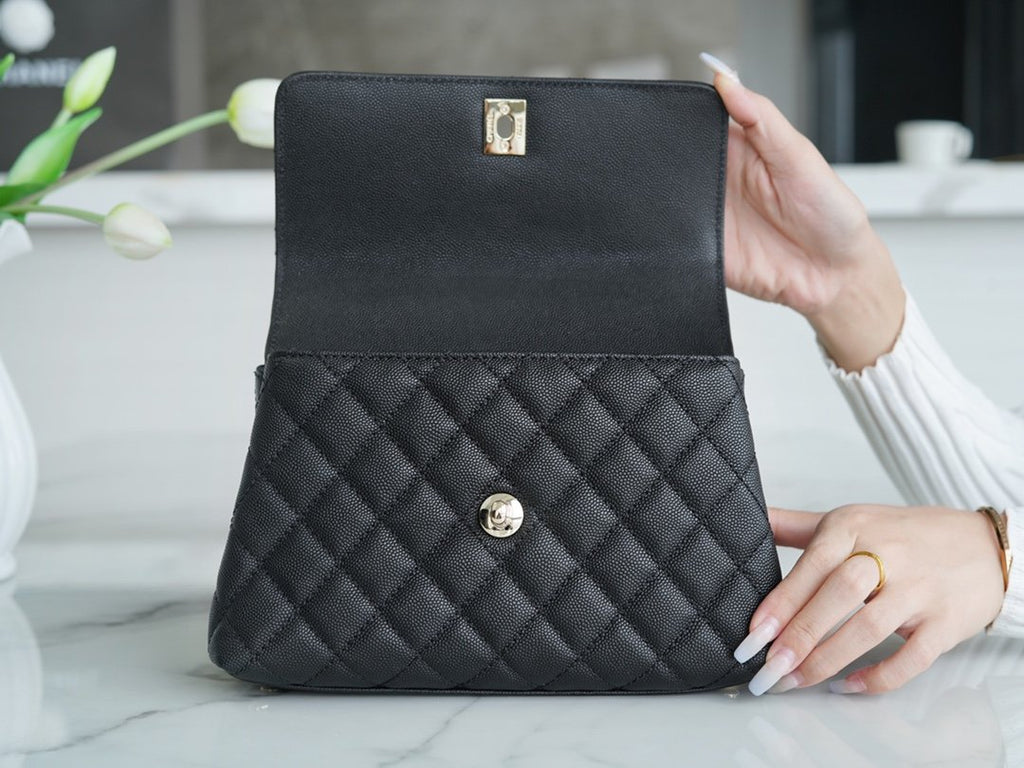 CHANEL CoCo handle