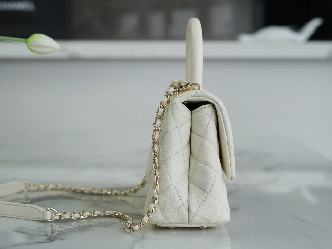 CHANEL CoCo handle