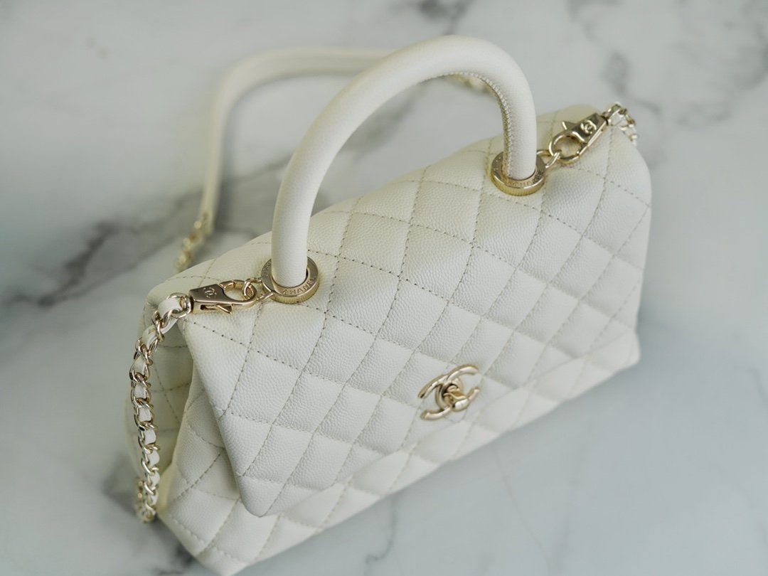 CHANEL CoCo handle