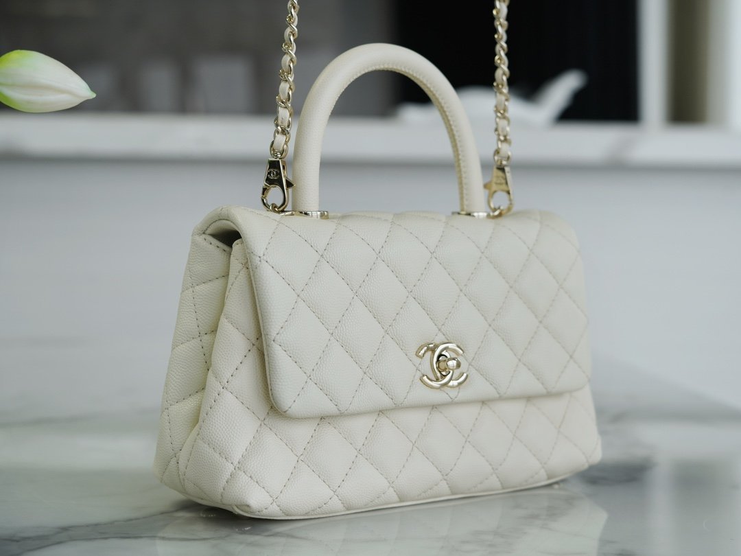 CHANEL CoCo handle