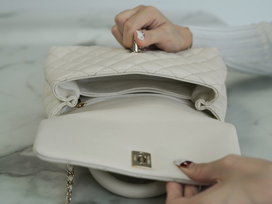 CHANEL CoCo handle