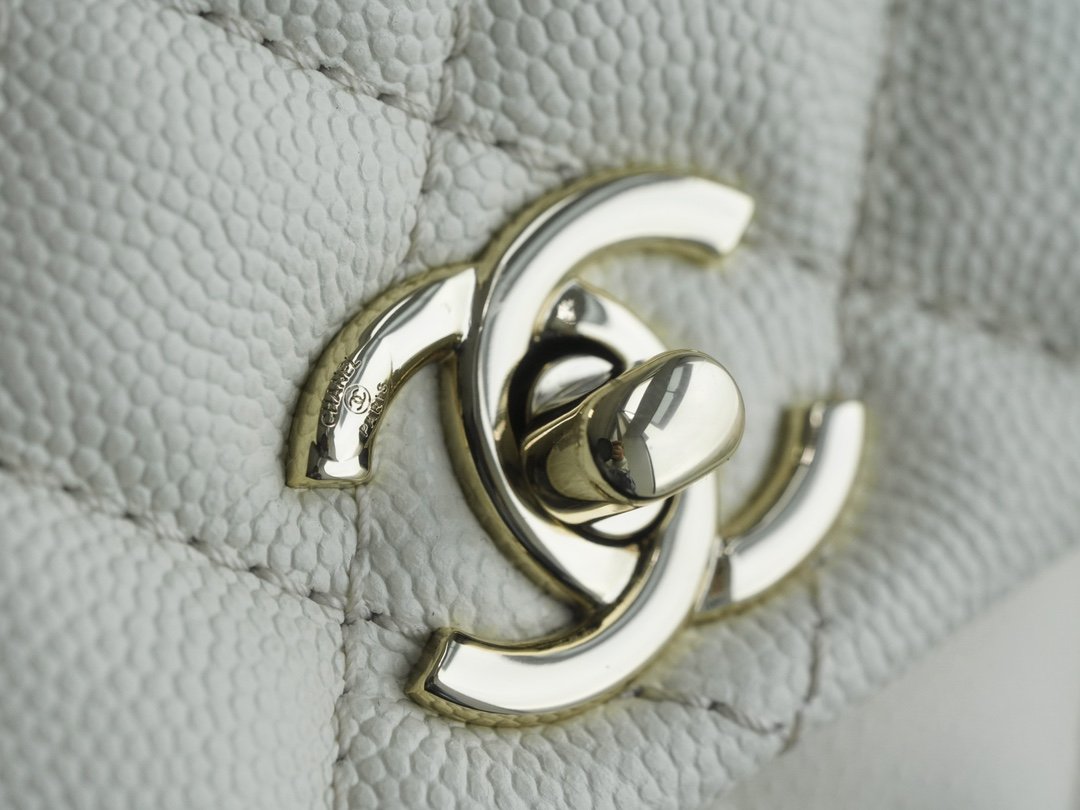 CHANEL CoCo handle