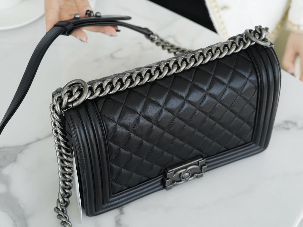 CHANEL Leboy