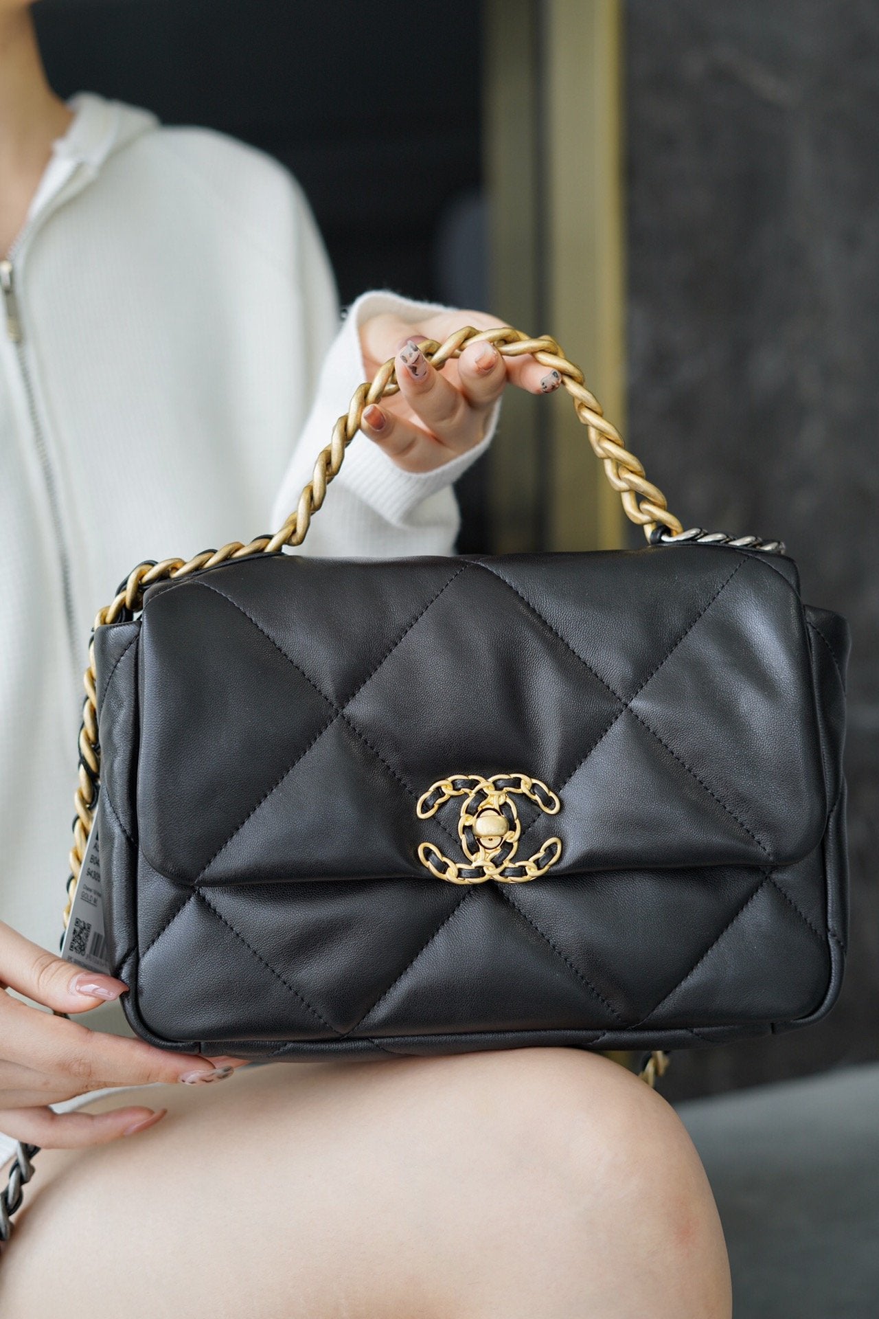 CHANEL 19bag