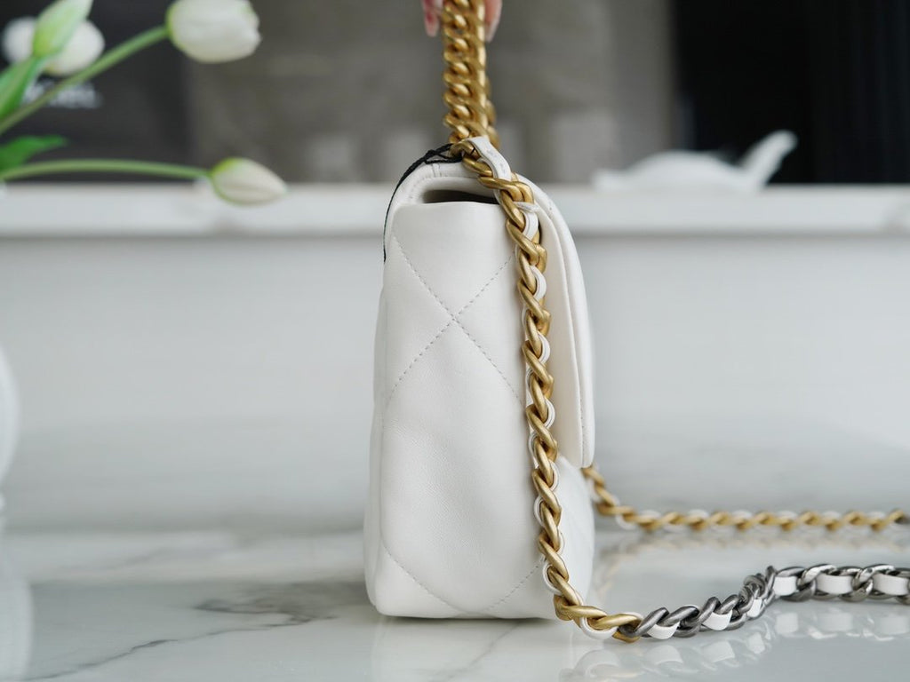CHANEL 19bag