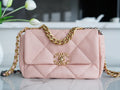 CHANEL 19bag