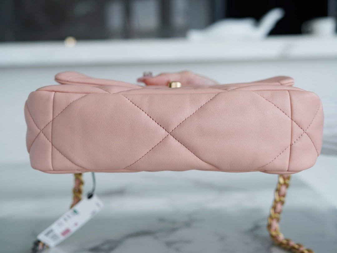 CHANEL 19bag