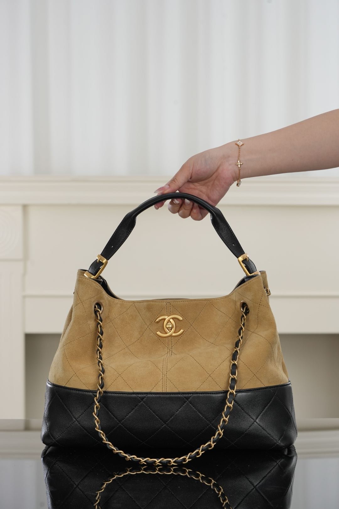CHANEL 25bag