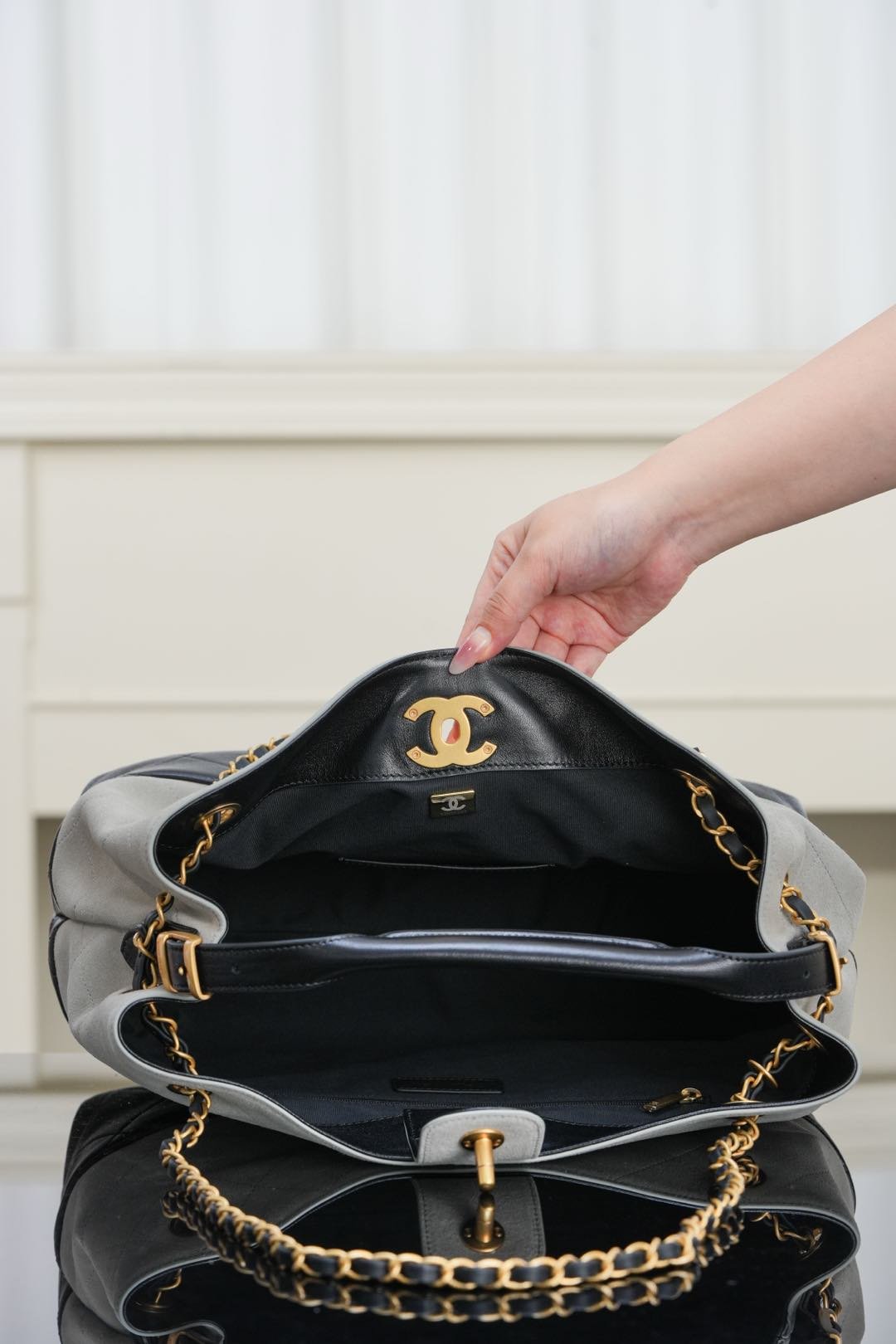CHANEL 25bag