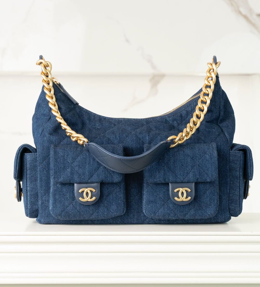CHANEL 25c hippie hobo bag