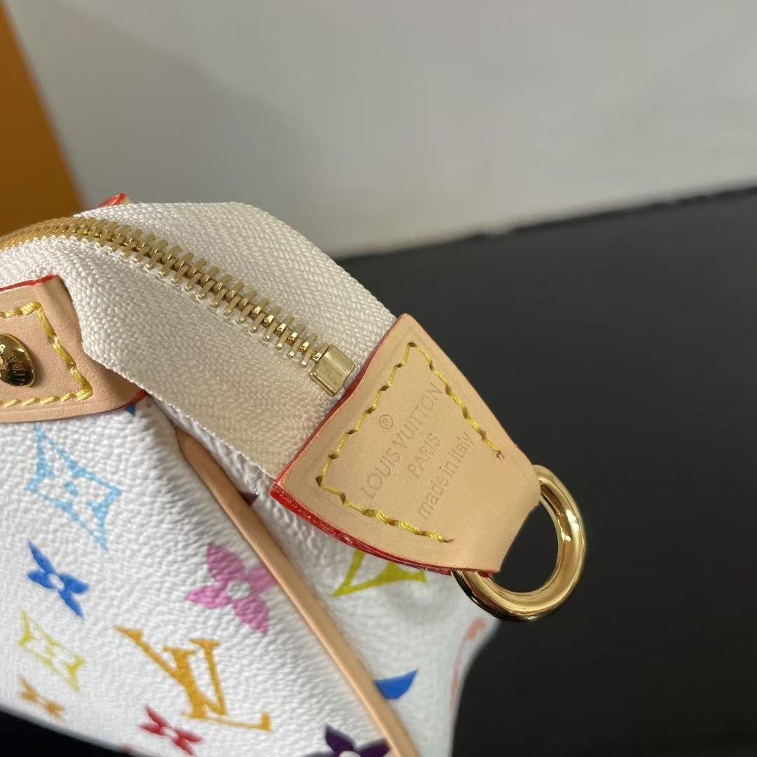 LV White Tricolor