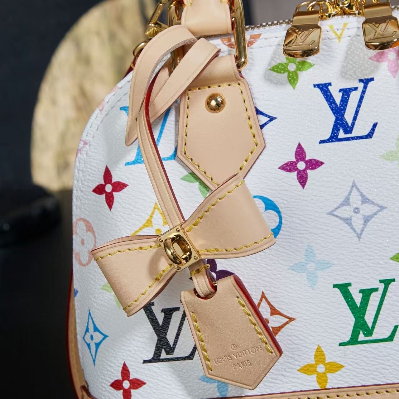 LV White Tricolor Alma