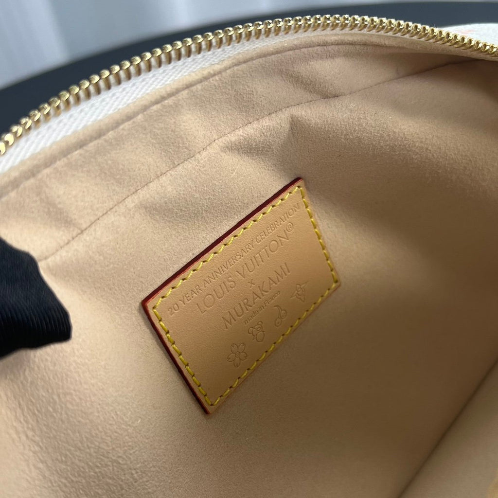 LV White Tricolor