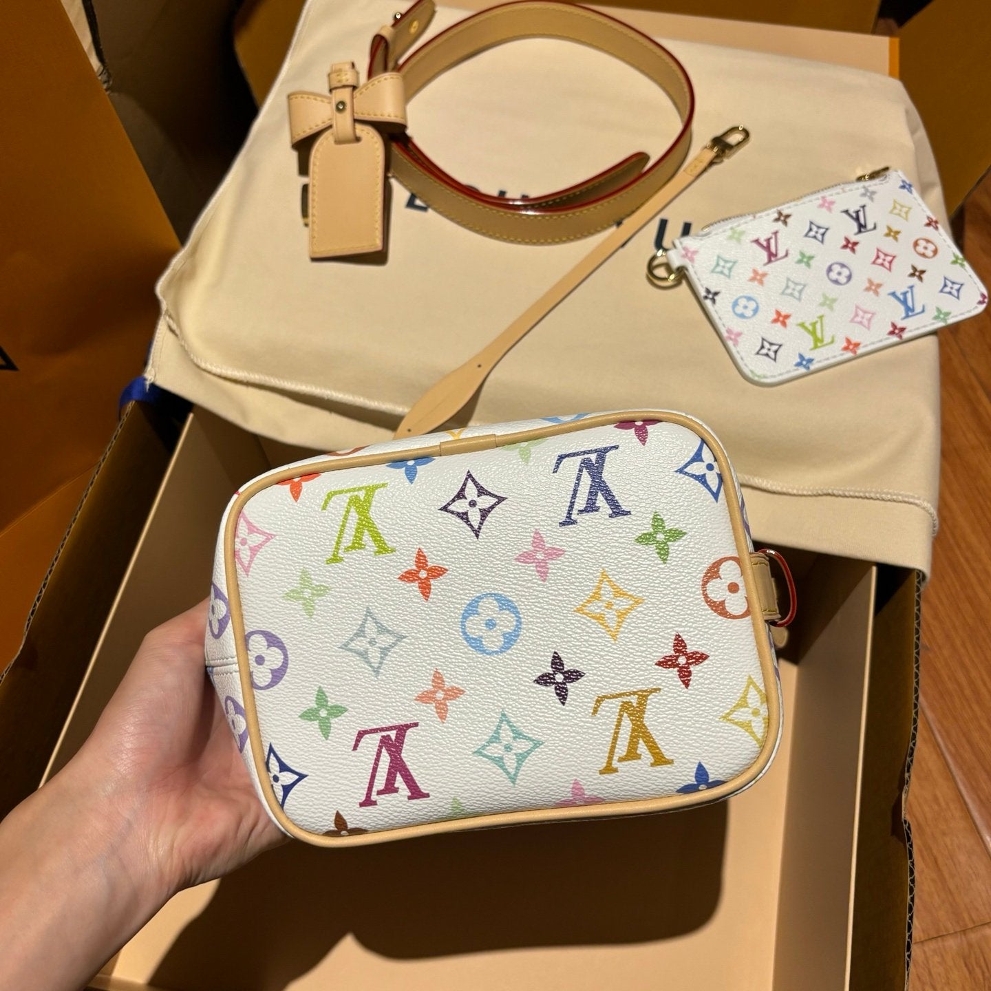 LV White Tricolor ALL IN BB