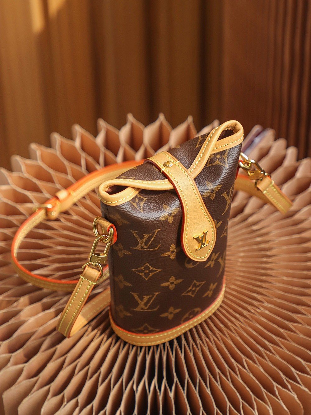 LV FOLD ME