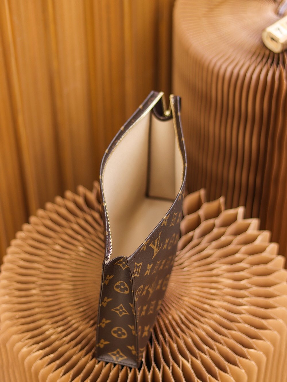 LV