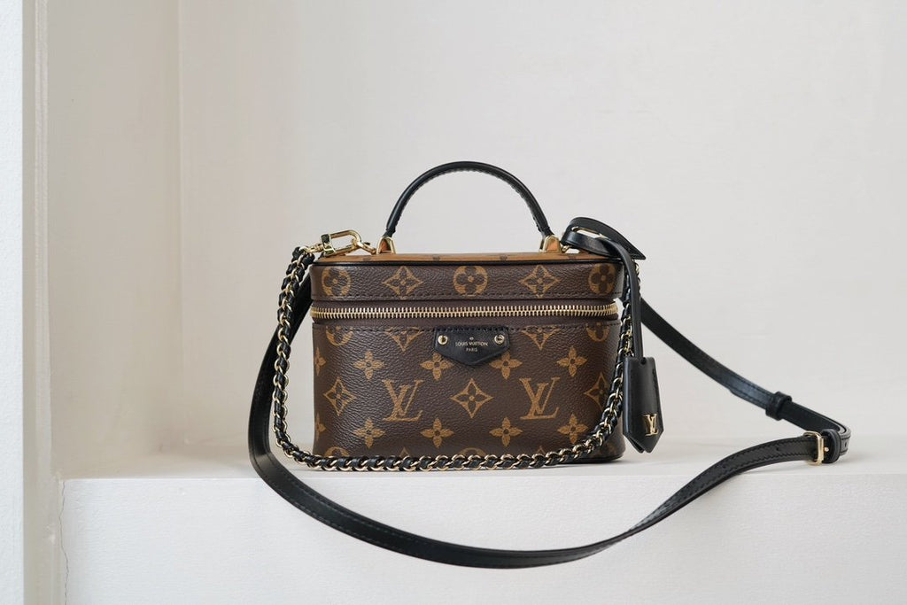 LV Vanity Chain Pouch