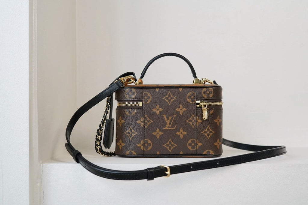 LV Vanity Chain Pouch