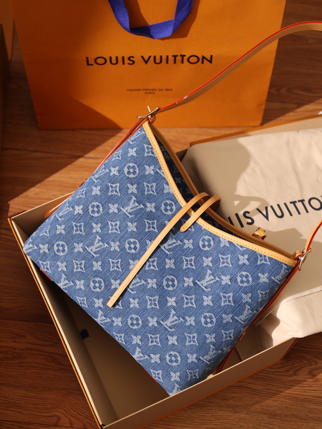 LV Carry all