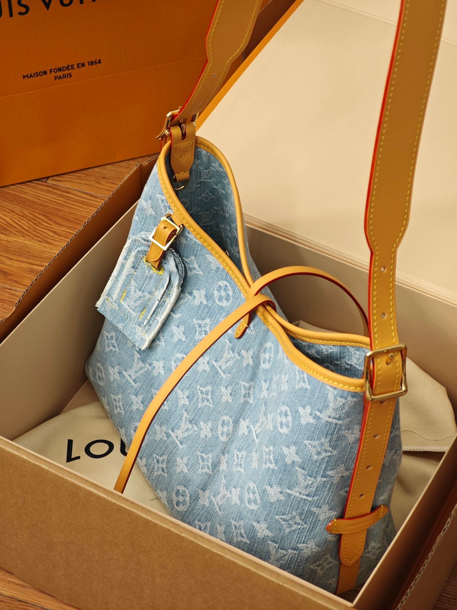 LV Carry all