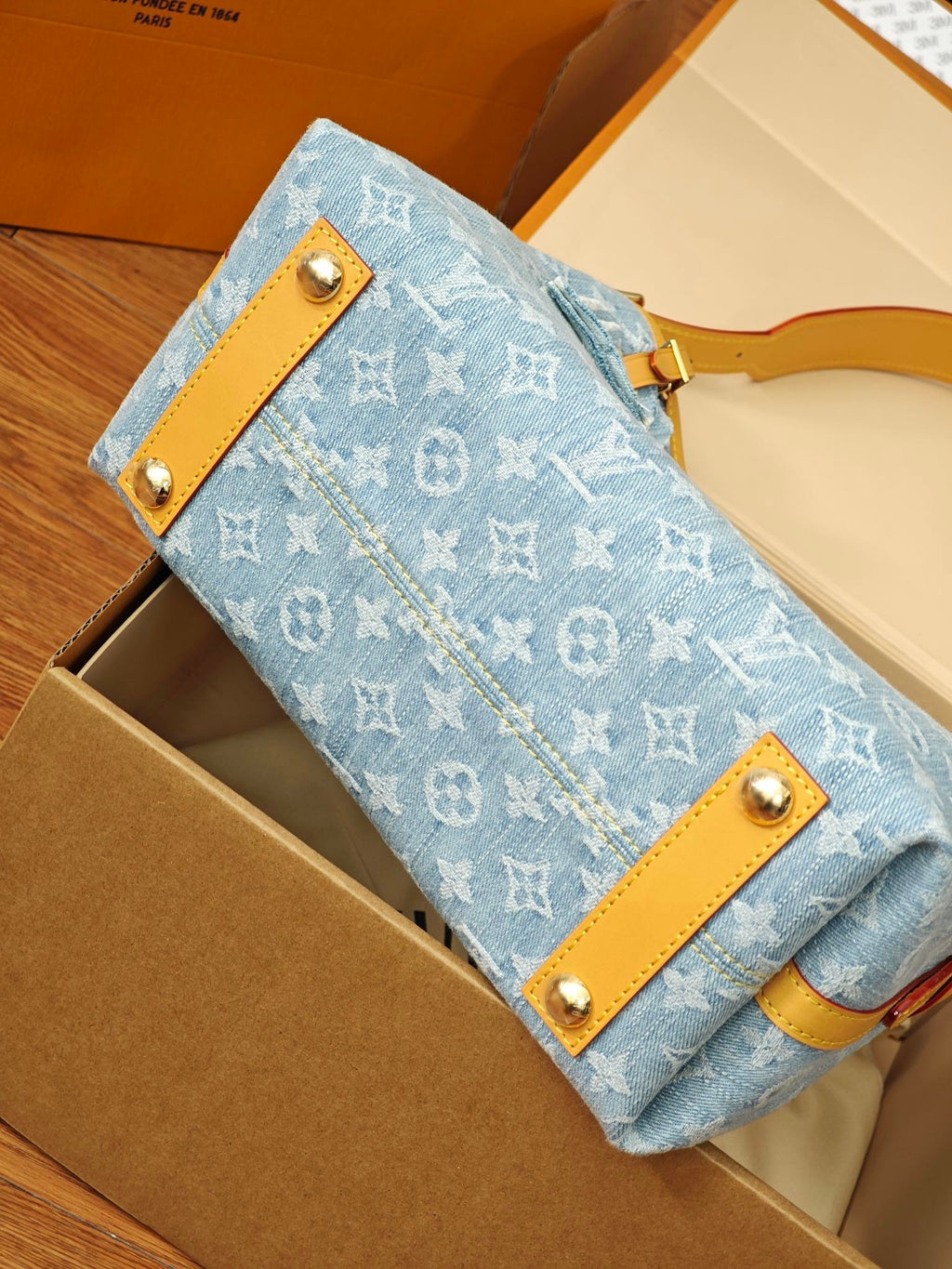 LV Carry all