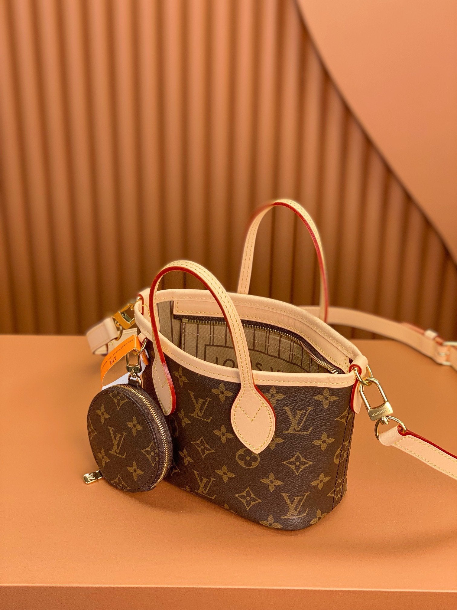 LV Neverfull BB
