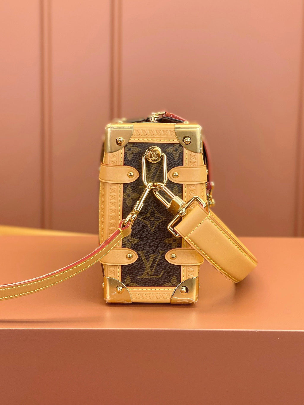 LV SIDE TRUNK