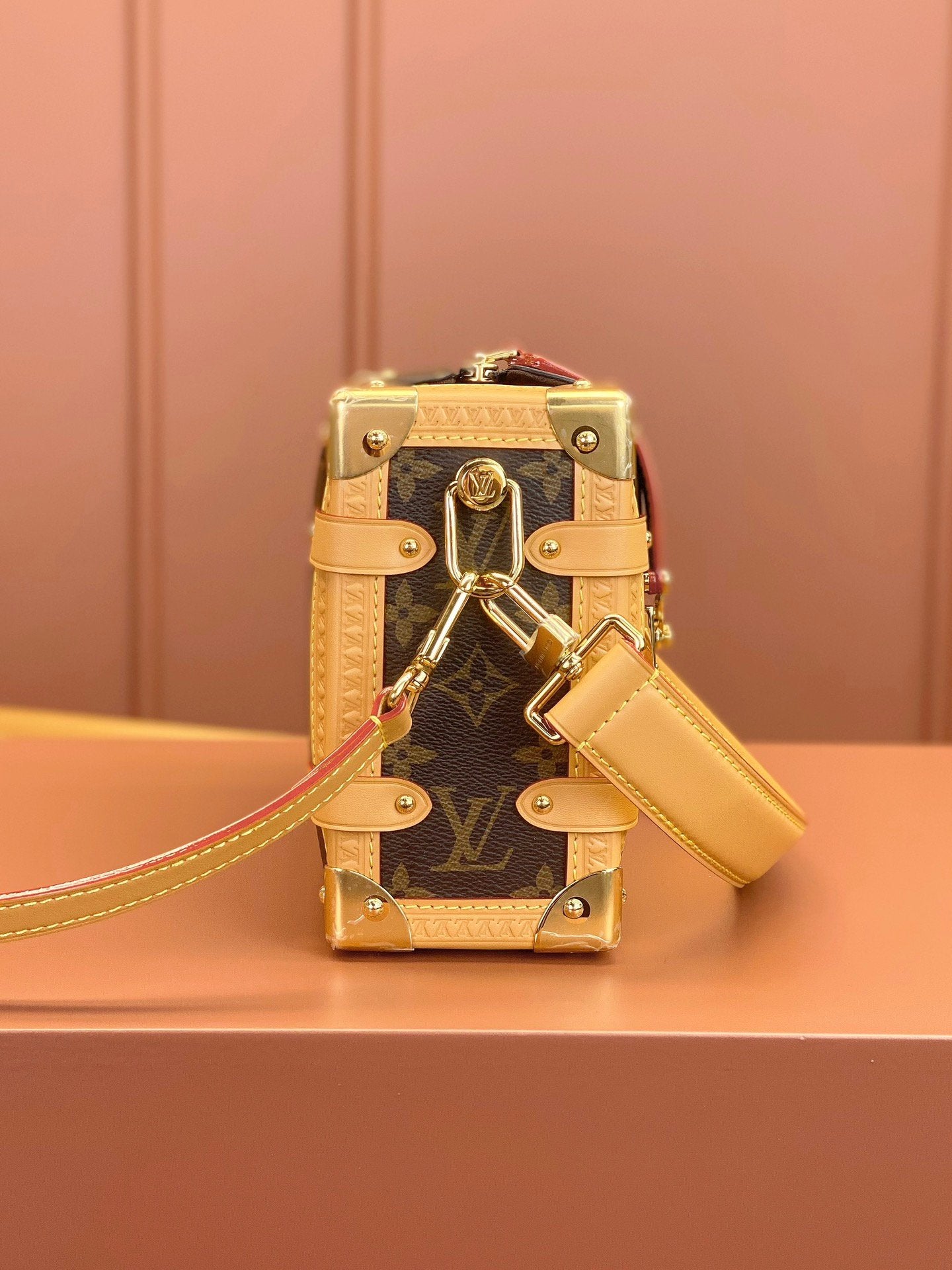 LV SIDE TRUNK