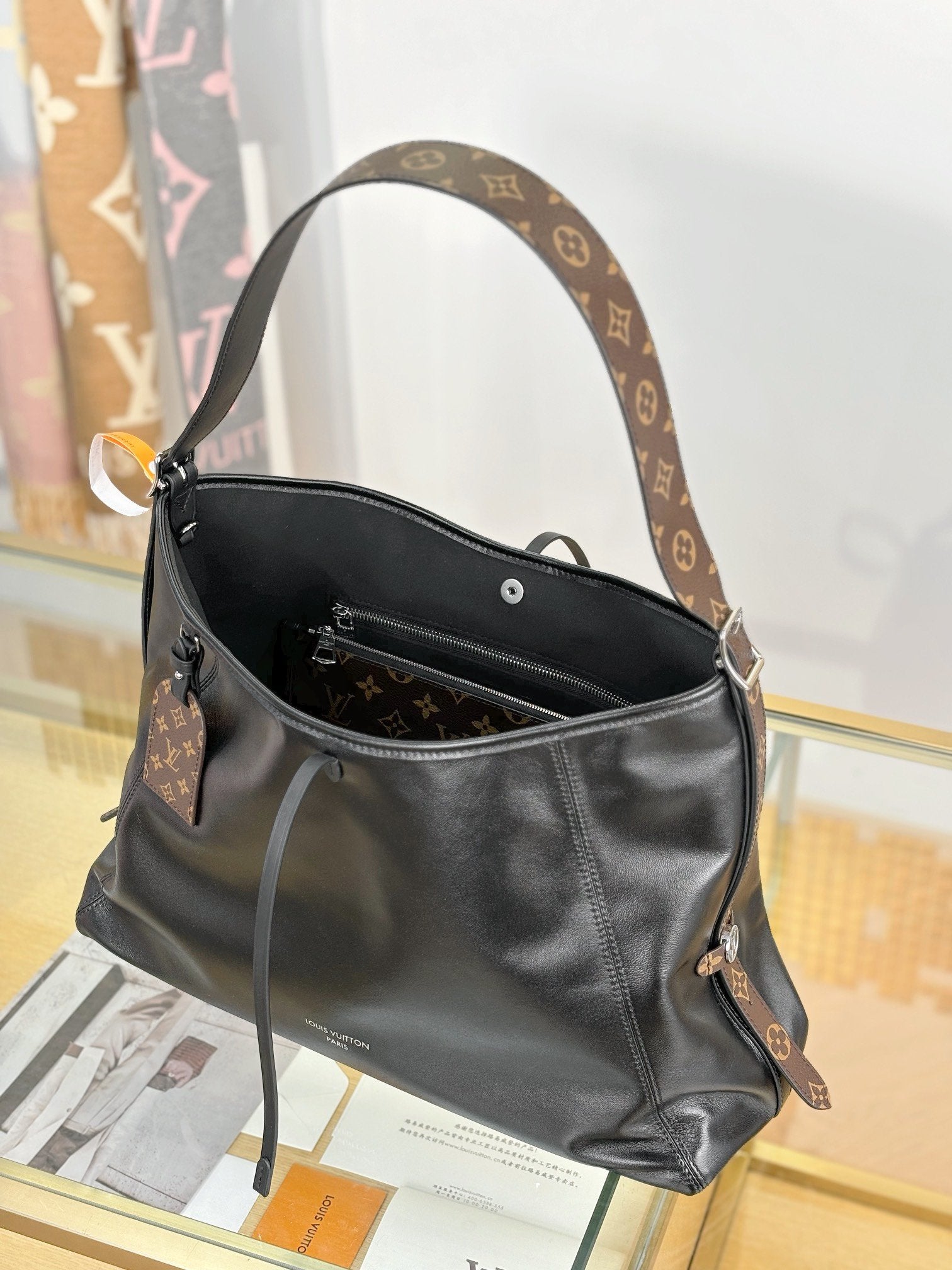 LV  Carry All Dark