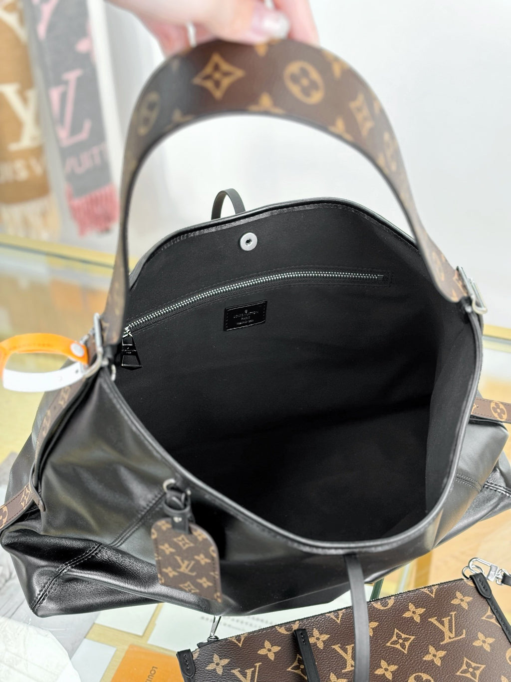 LV  Carry All Dark