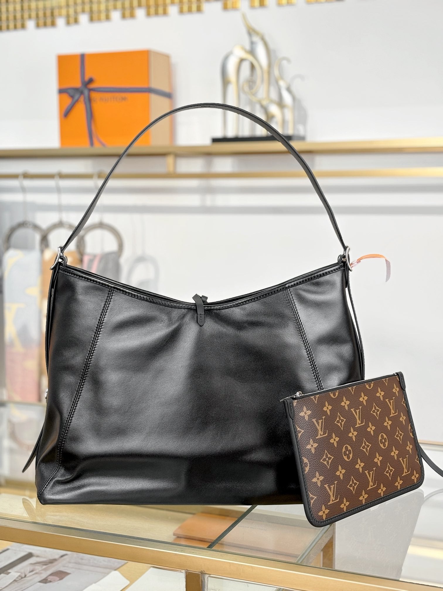 LV  Carry All Dark