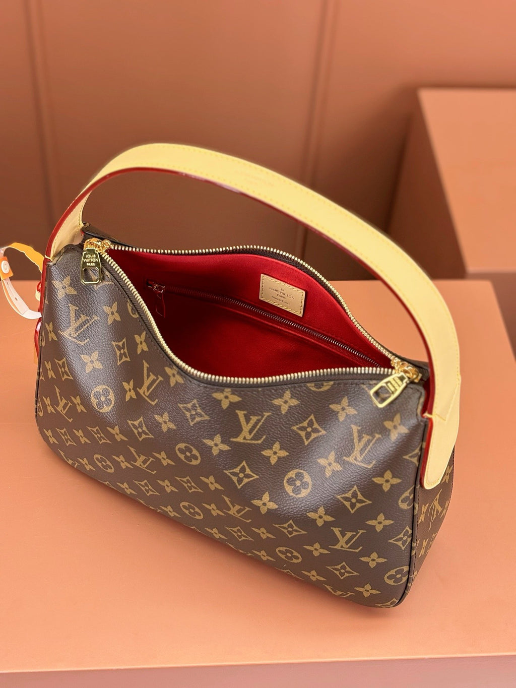LV SLOUCHY