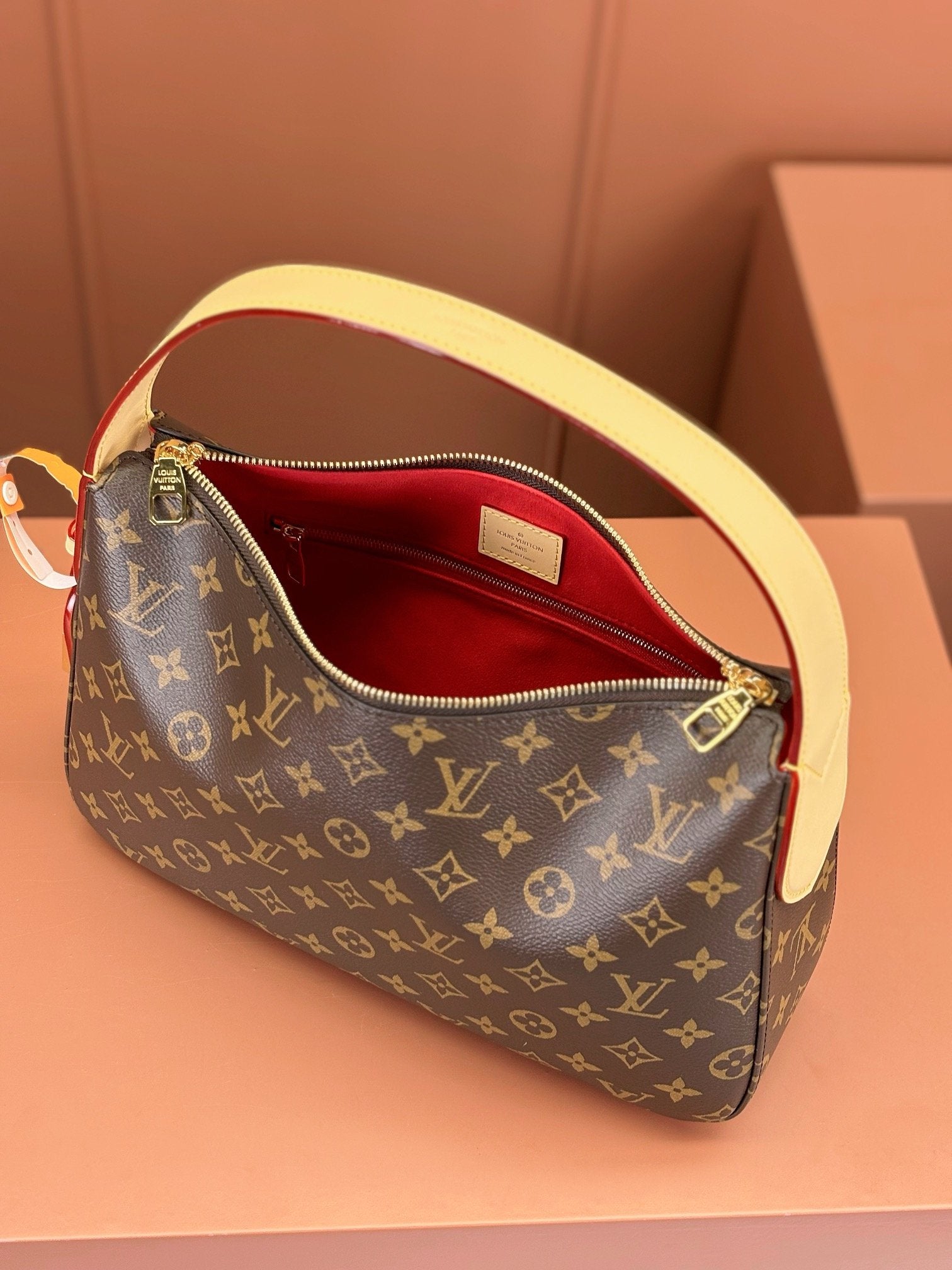 LV SLOUCHY