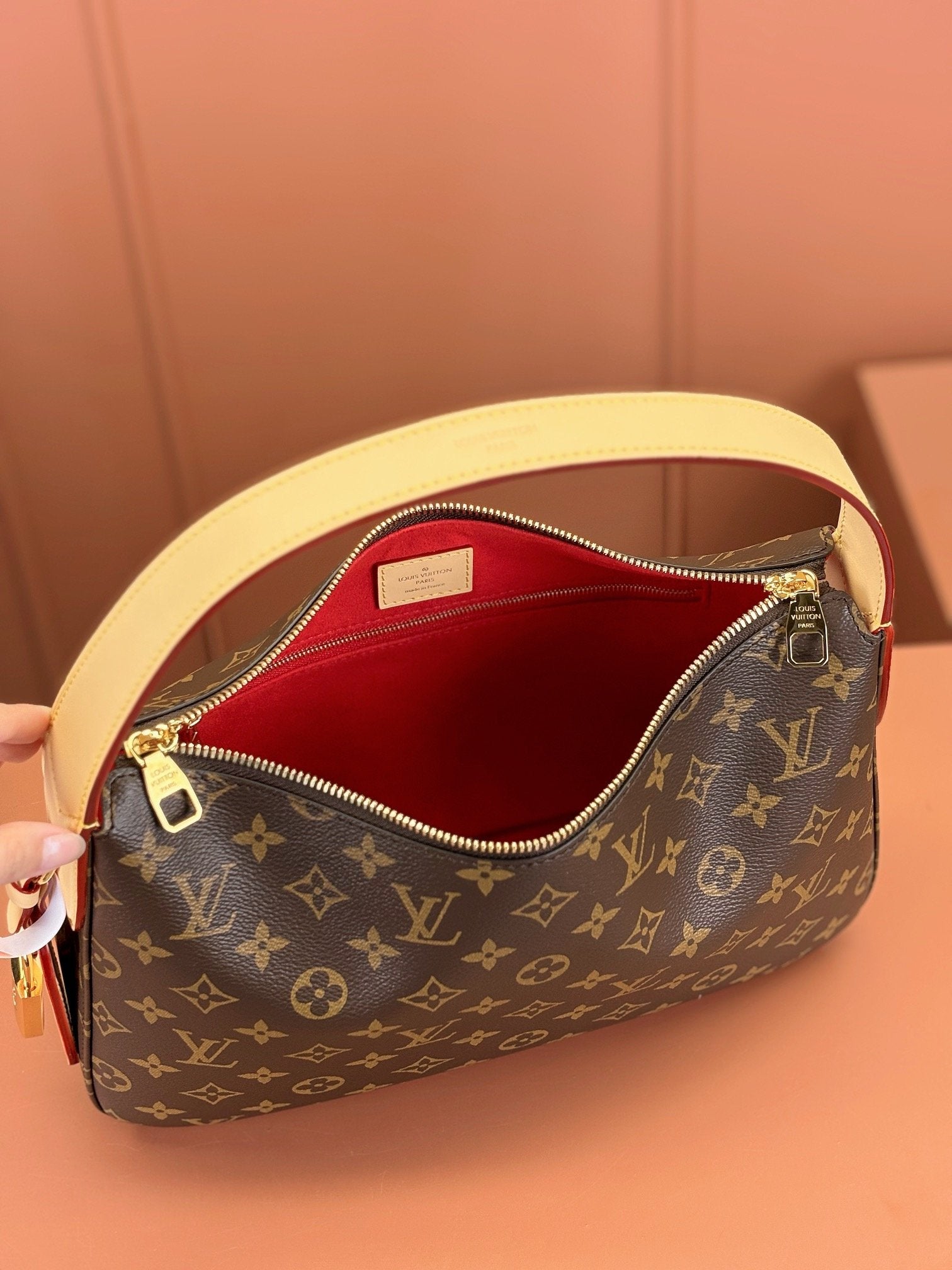 LV SLOUCHY